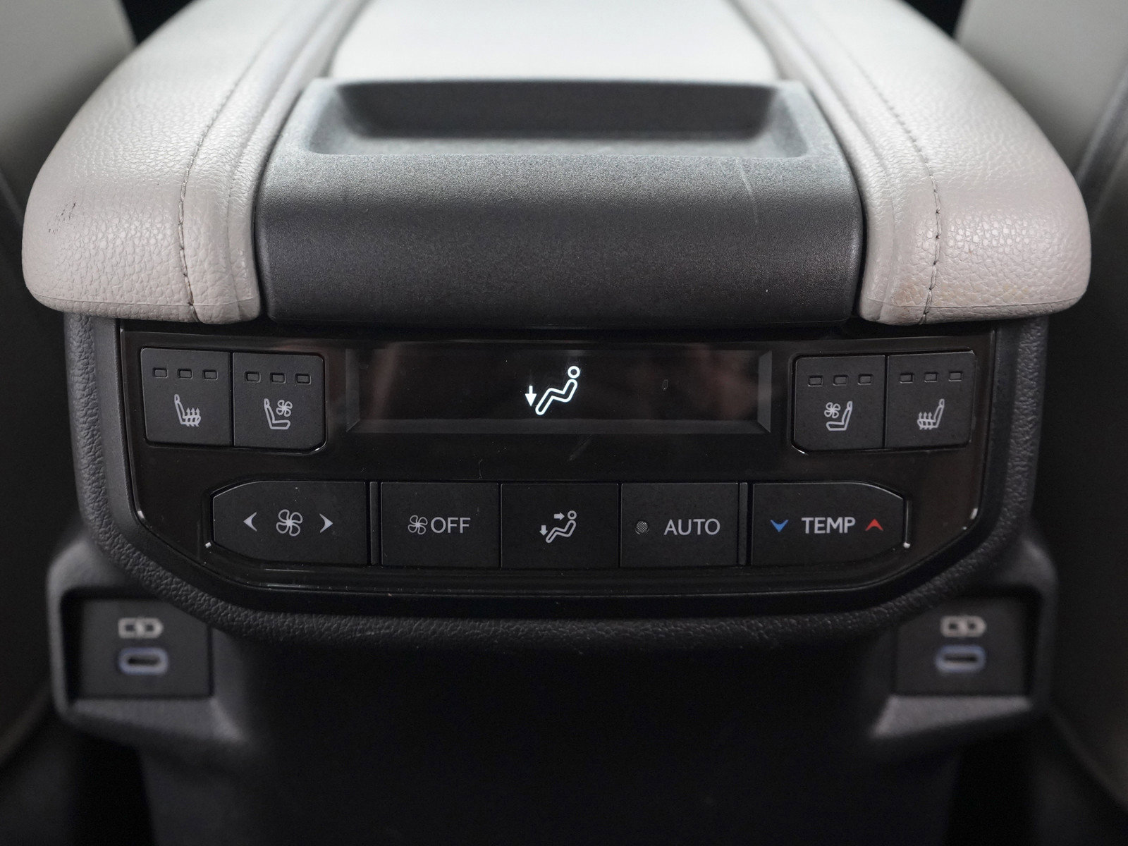 Used 2024 Toyota Grand Highlander AWD Hybrid image 22