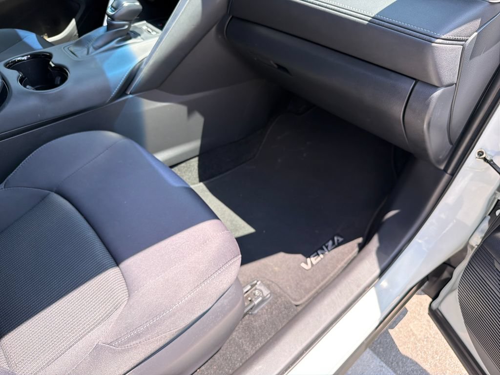 Used 2021 Toyota Venza LE AWD/4WD image 41