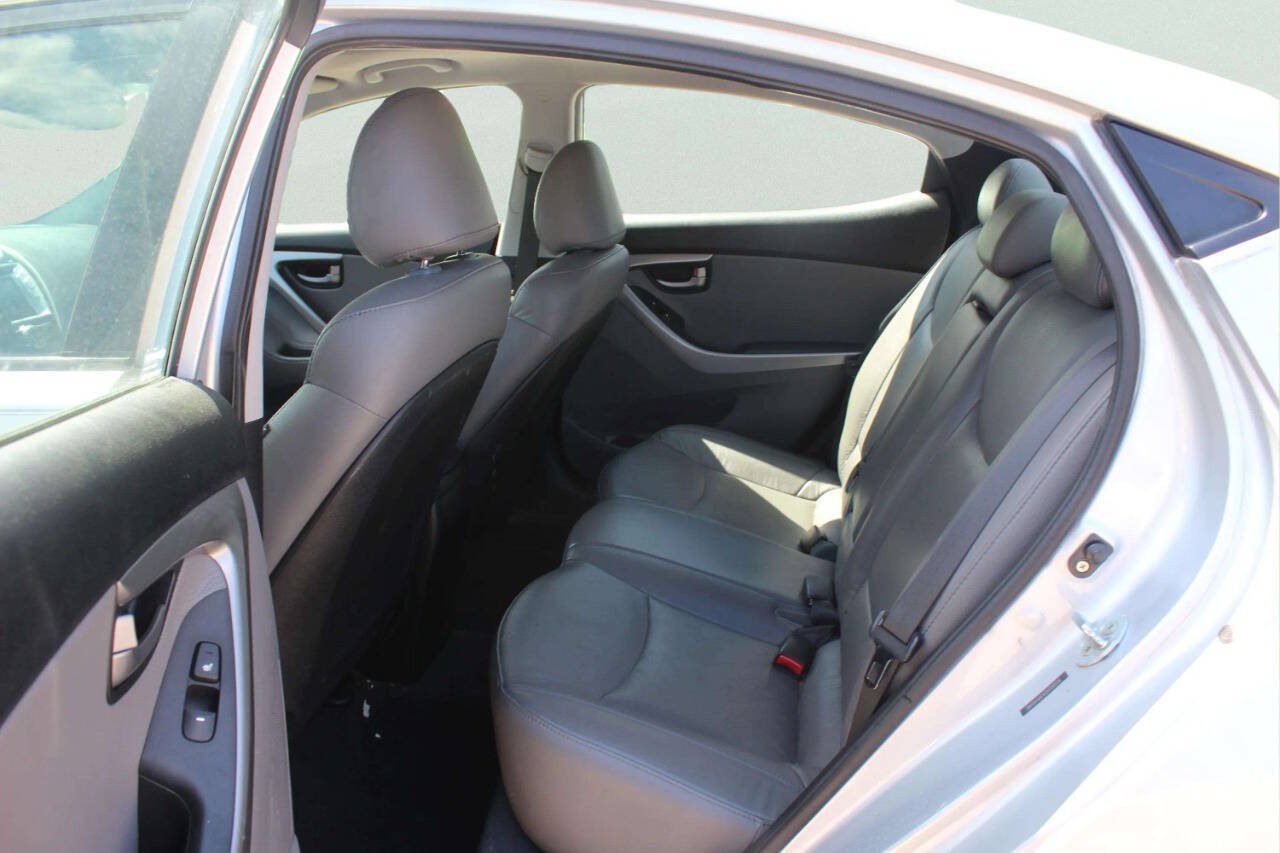 Used 2012 Hyundai Elantra Limited w/ Technology Pkg 5 FWD image 10