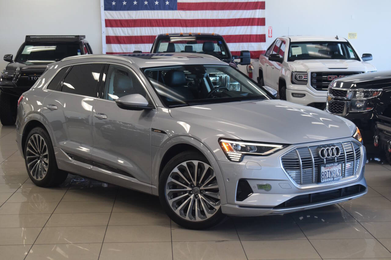 Used 2019 Audi e-tron Prestige w/ Prestige Package AWD/4WD image 3