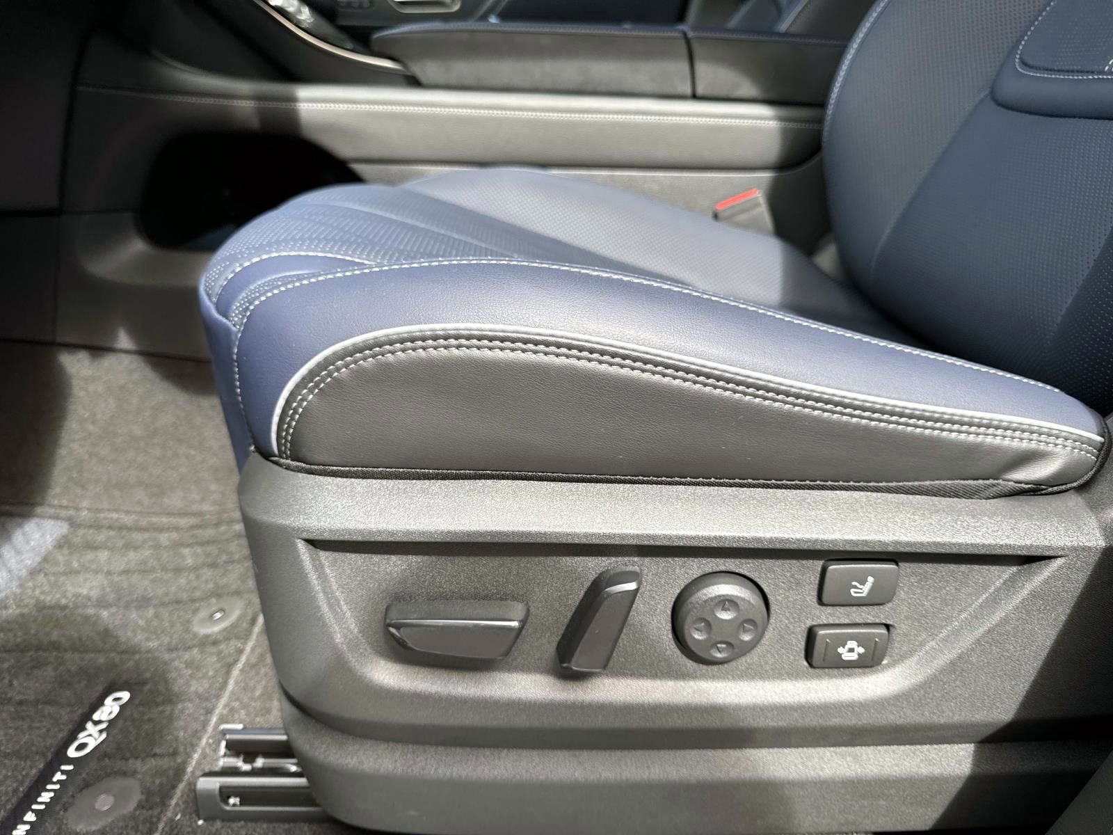 New 2026 INFINITI QX80 4WD w/ Sport Exterior Package image 9