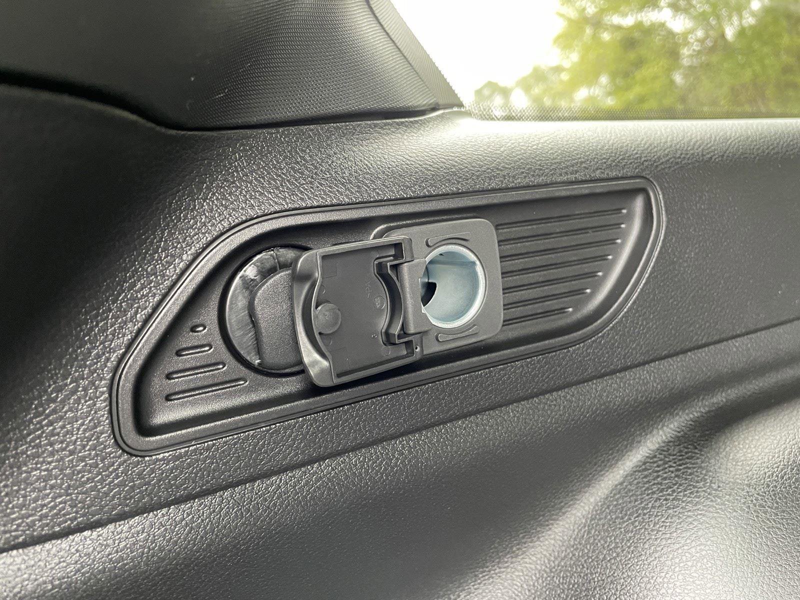 New 2025 Jeep Grand Cherokee Altitude image 34