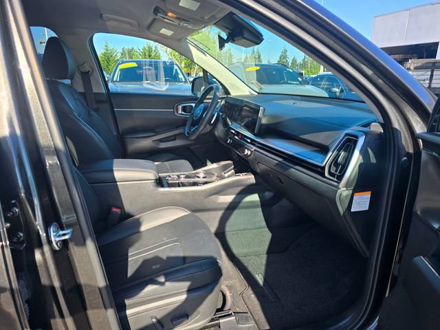 Certified 2025 Kia Sorento EX AWD/4WD image 12