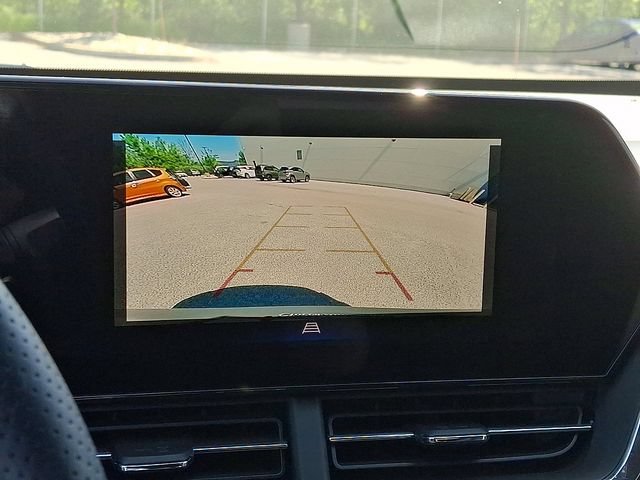Used 2025 Chevrolet Trax RS w/ Driver Confidence Package FWD image 4