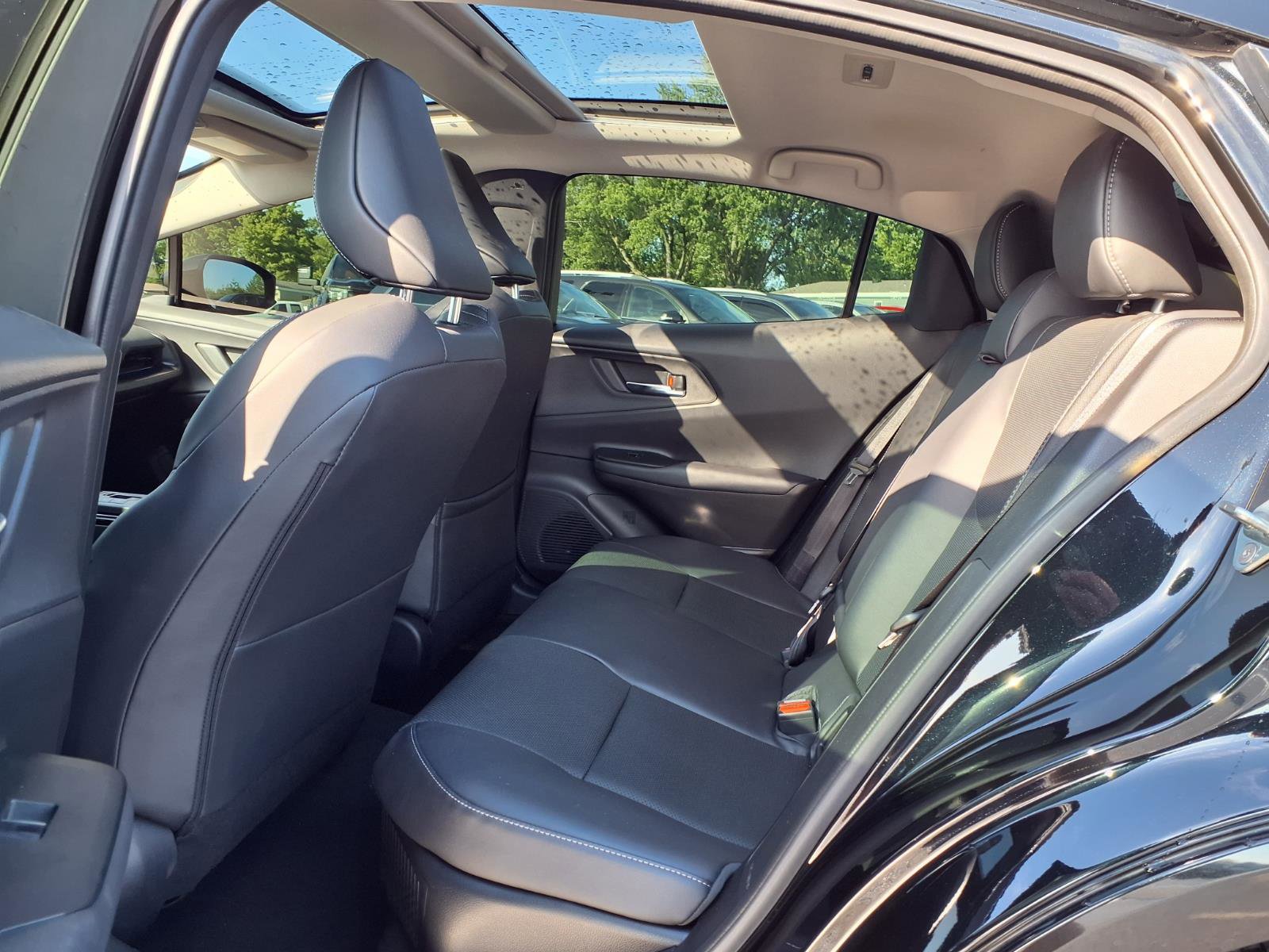 Used 2025 Toyota Prius FWD image 22