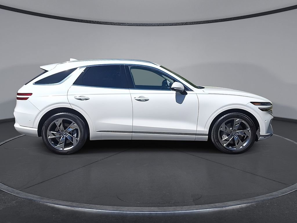 Used 2025 Genesis Electrified GV70 AWD/4WD image 5