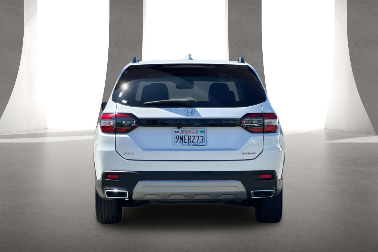 Certified 2025 Honda Pilot Touring image 5