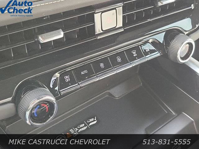 Used 2025 Chevrolet Suburban Premier AWD/4WD image 19