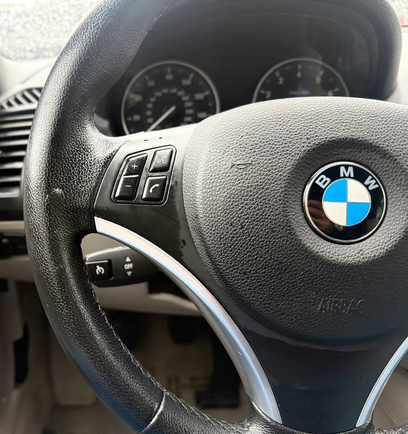 Used 2011 BMW 135i Convertible RWD image 19