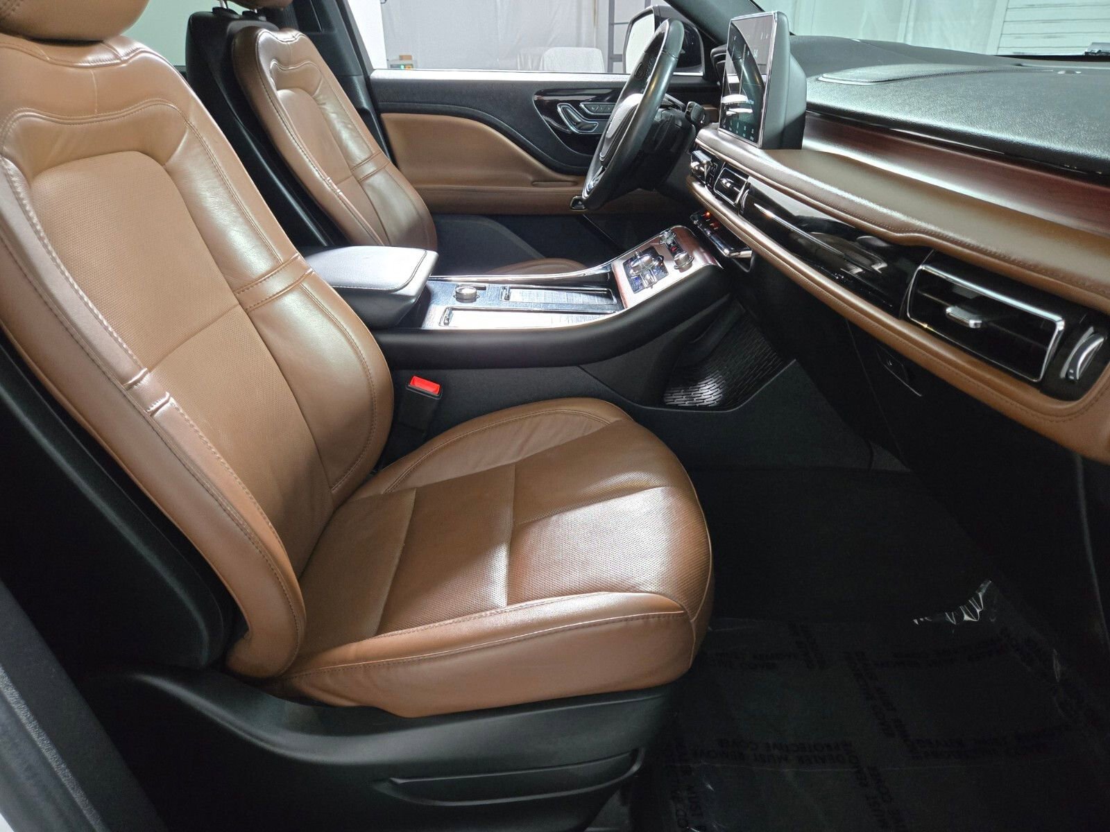 Used 2023 Lincoln Aviator Reserve w/ Equipment Group 201A image 3