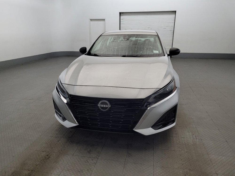 Used 2024 Nissan Altima 2.5 SV FWD image 15
