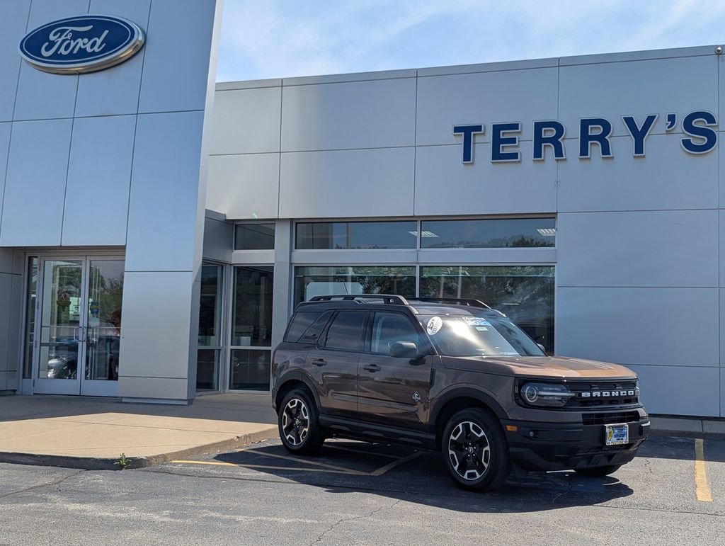 Used 2022 Ford Bronco Sport Outer Banks w/ Tech Package AWD/4WD image 1