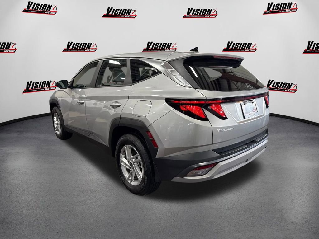 Certified 2025 Hyundai Tucson SE image 7
