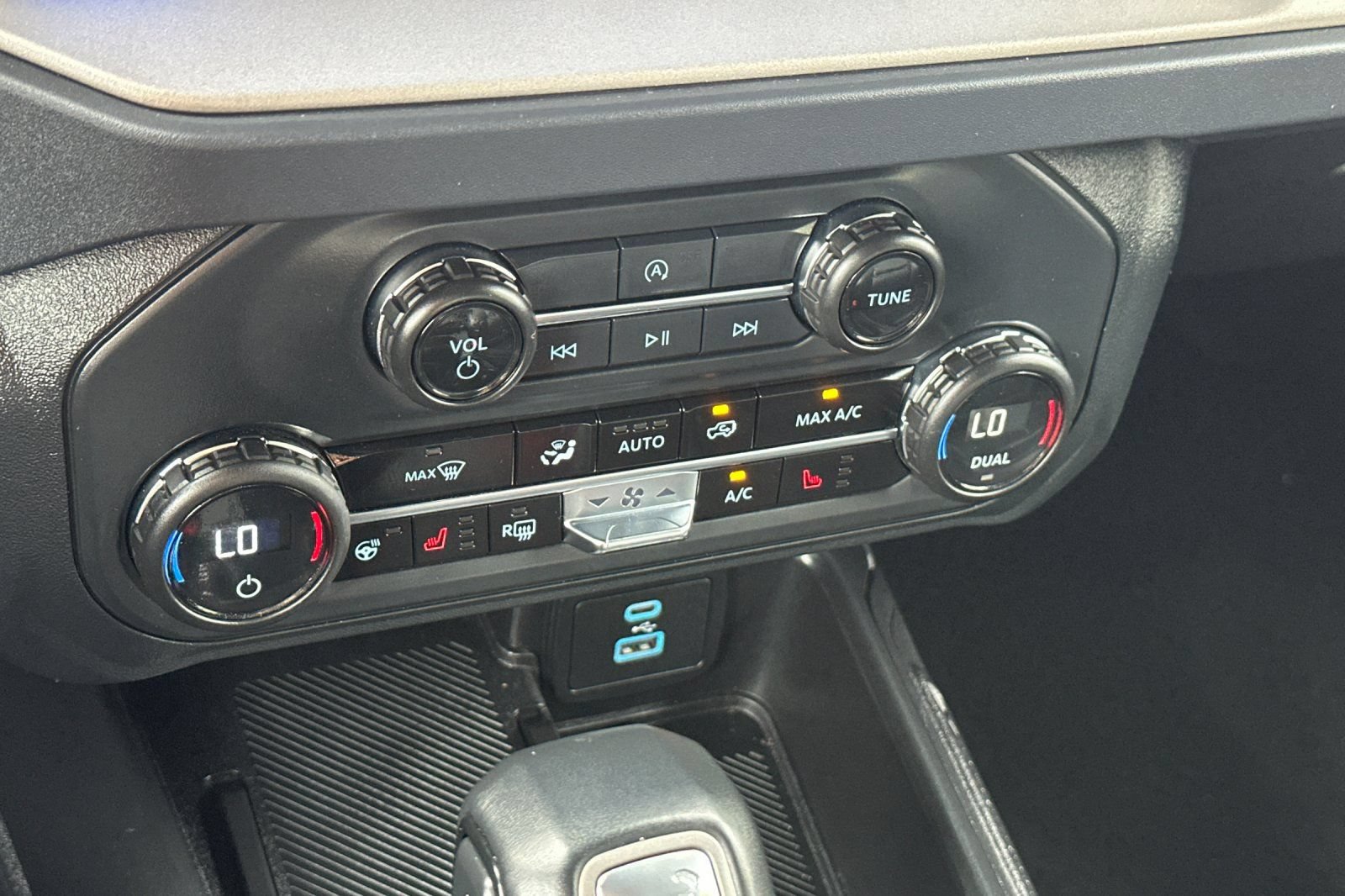 Used 2025 Ford Bronco Outer Banks AWD/4WD image 21