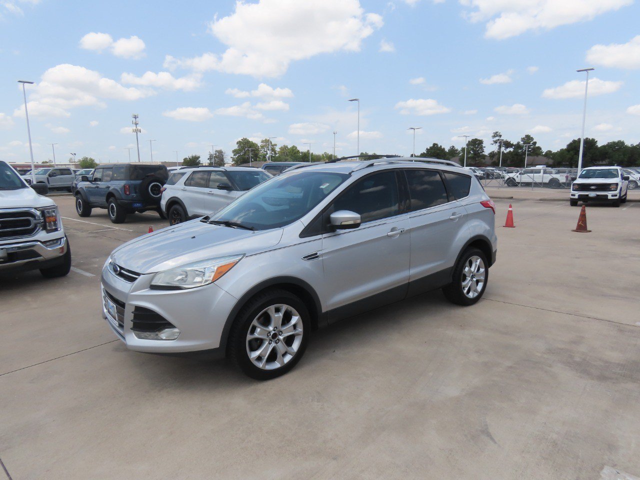 Used 2016 Ford Escape Titanium FWD image 2