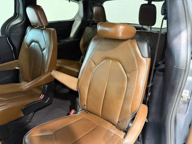 Used 2020 Chrysler Pacifica Limited FWD image 24