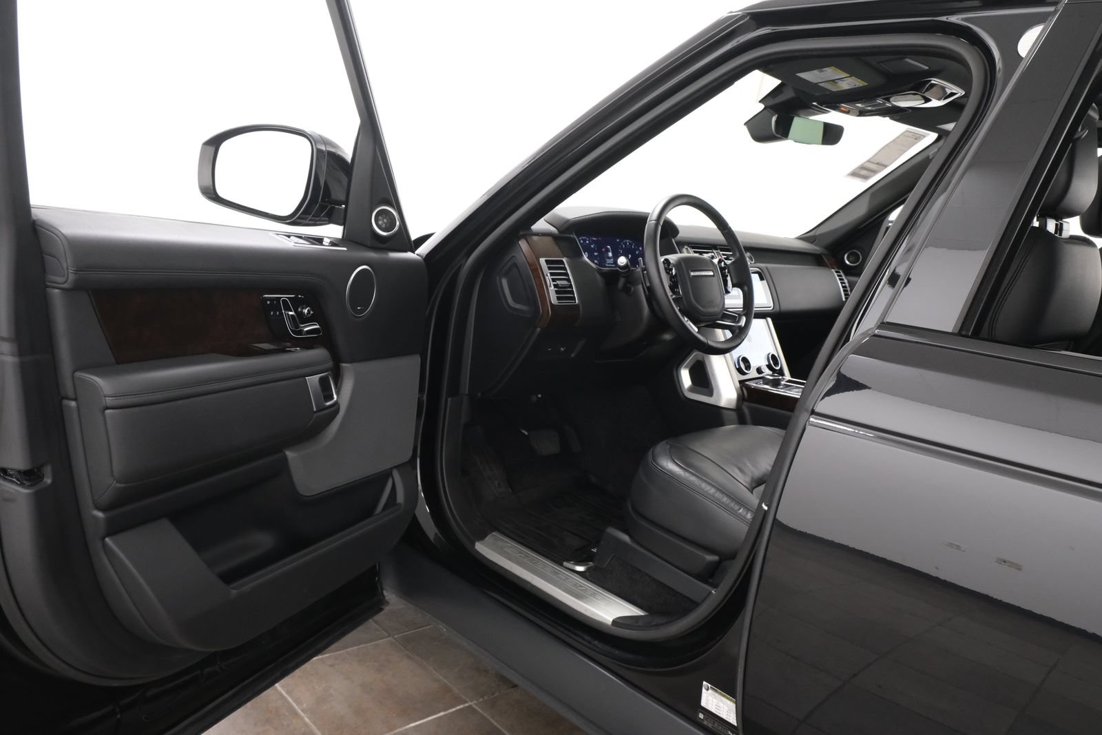 Used 2021 Land Rover Range Rover AWD/4WD image 24