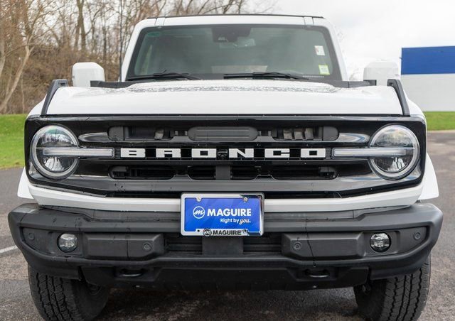 Used 2023 Ford Bronco Outer Banks image 3