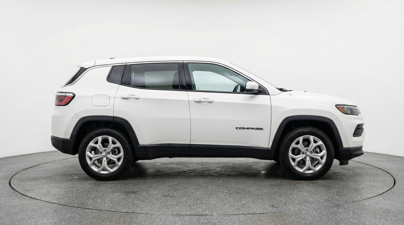 Used 2025 Jeep Compass Latitude image 11
