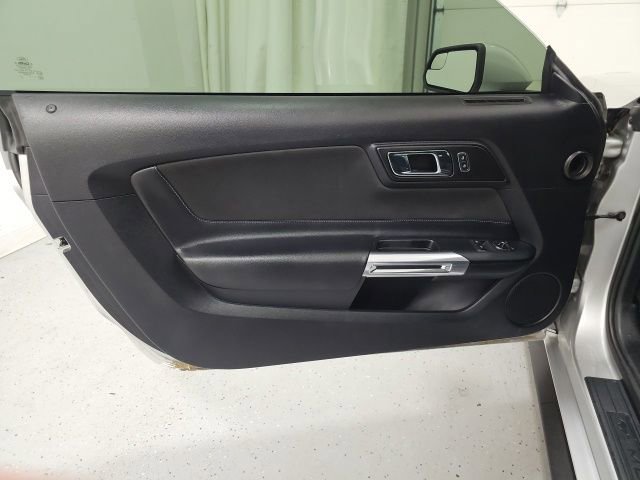 Used 2015 Ford Mustang GT image 11