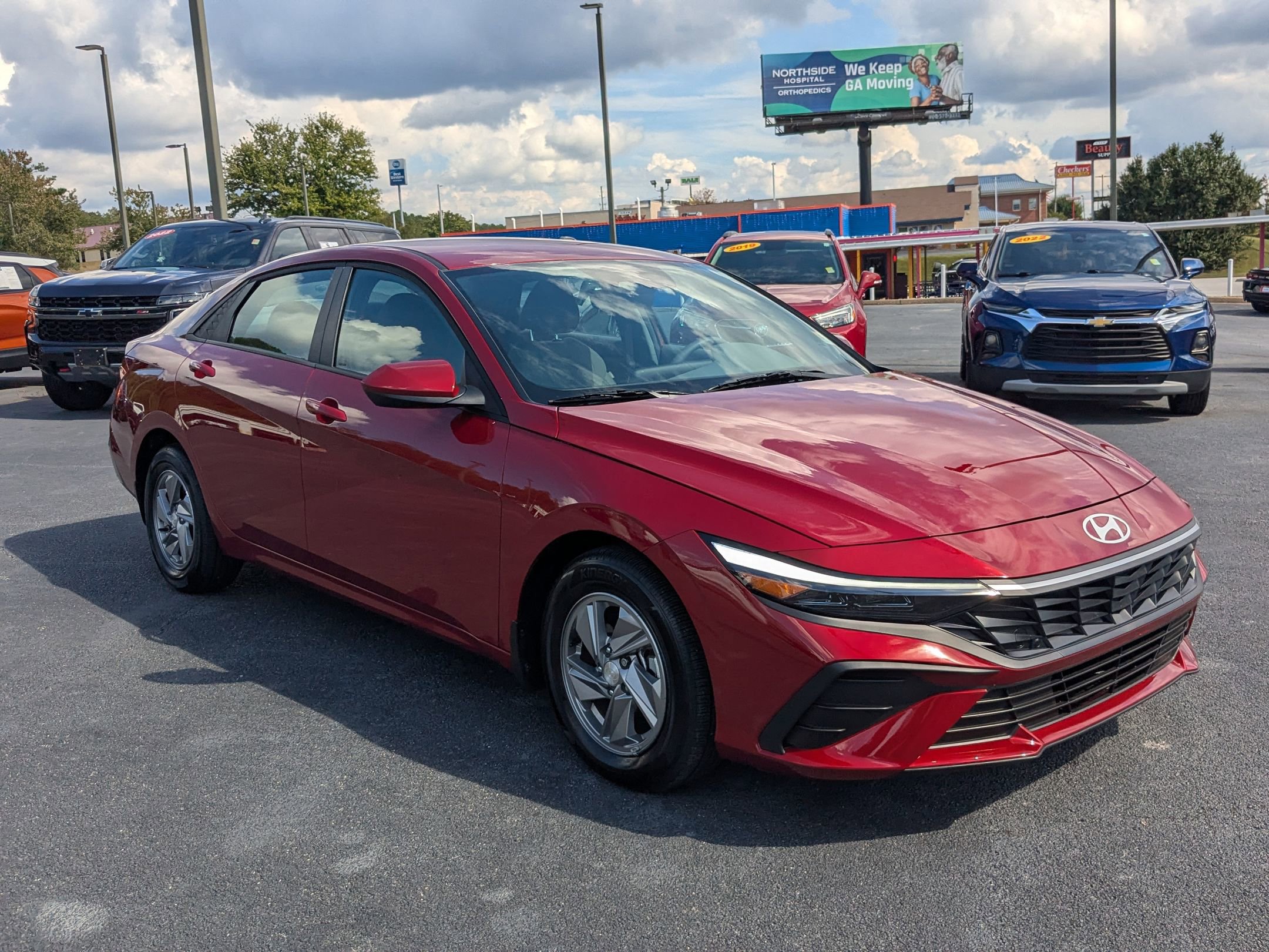 Used 2025 Hyundai Elantra SE image 3