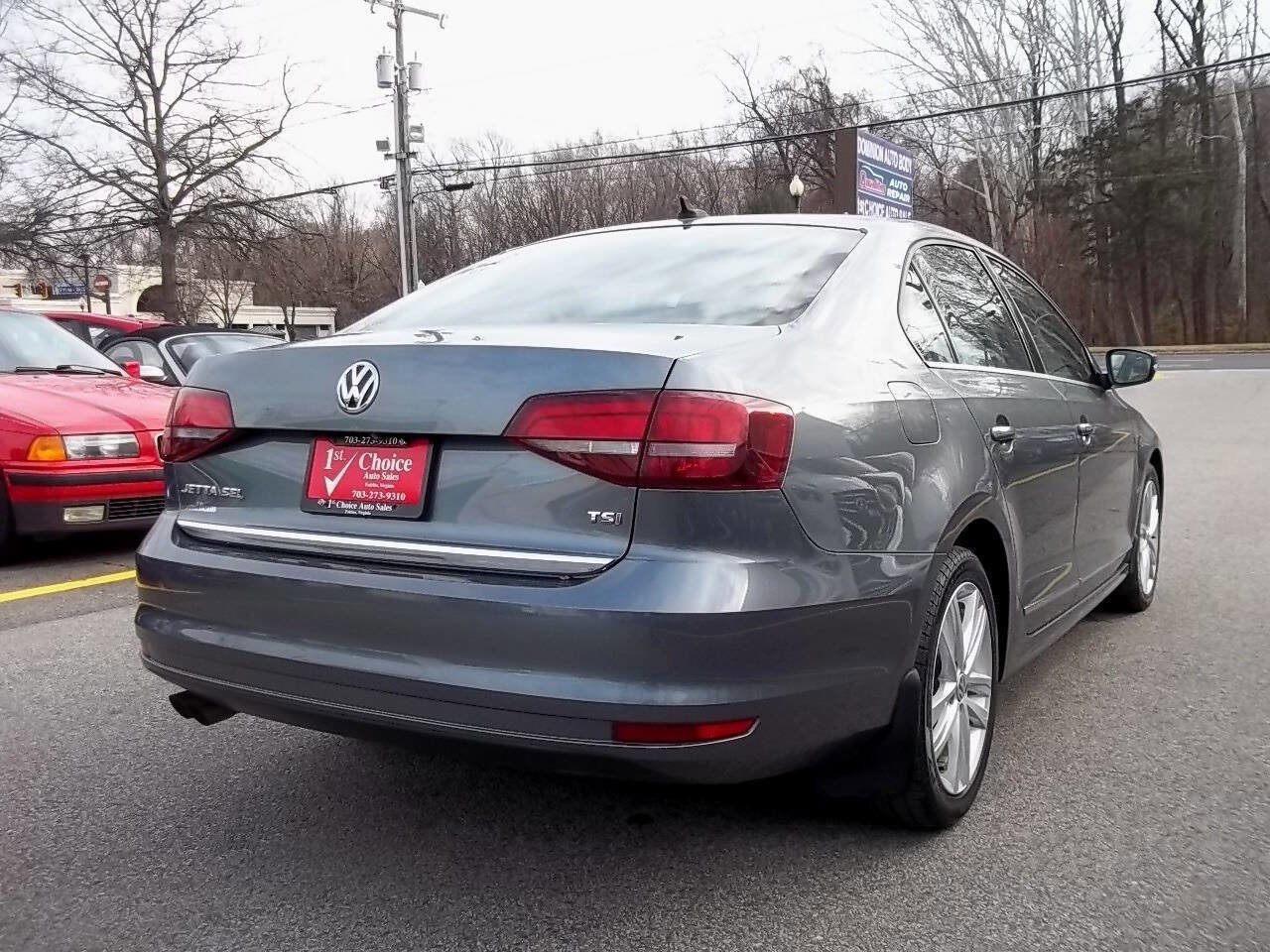 Used 2017 Volkswagen Jetta SEL Premium image 4