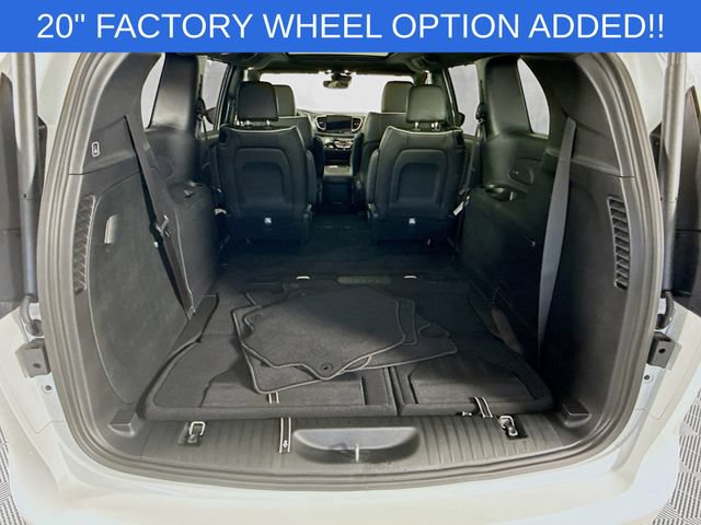 New 2027 Chrysler Pacifica Limited AWD/4WD image 26