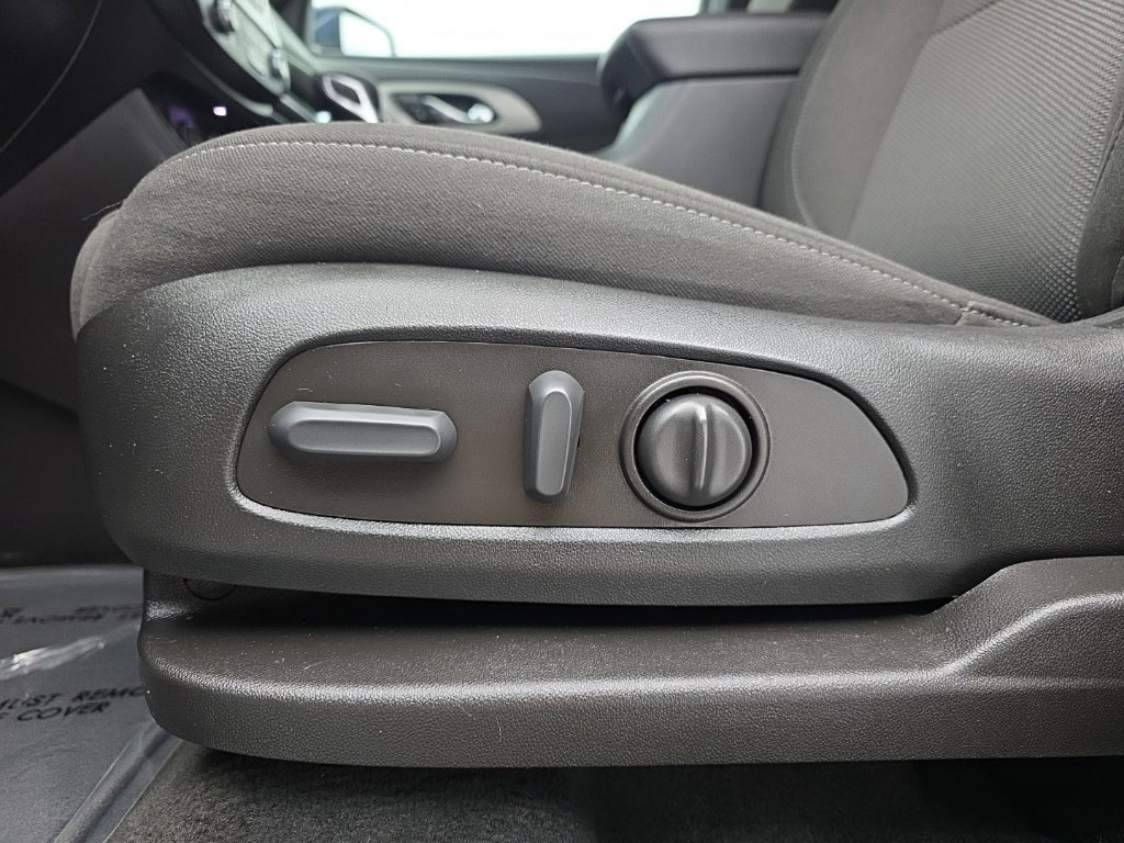 Used 2023 Chevrolet Traverse LT w/ Rear Camera Mirror Package AWD/4WD image 24