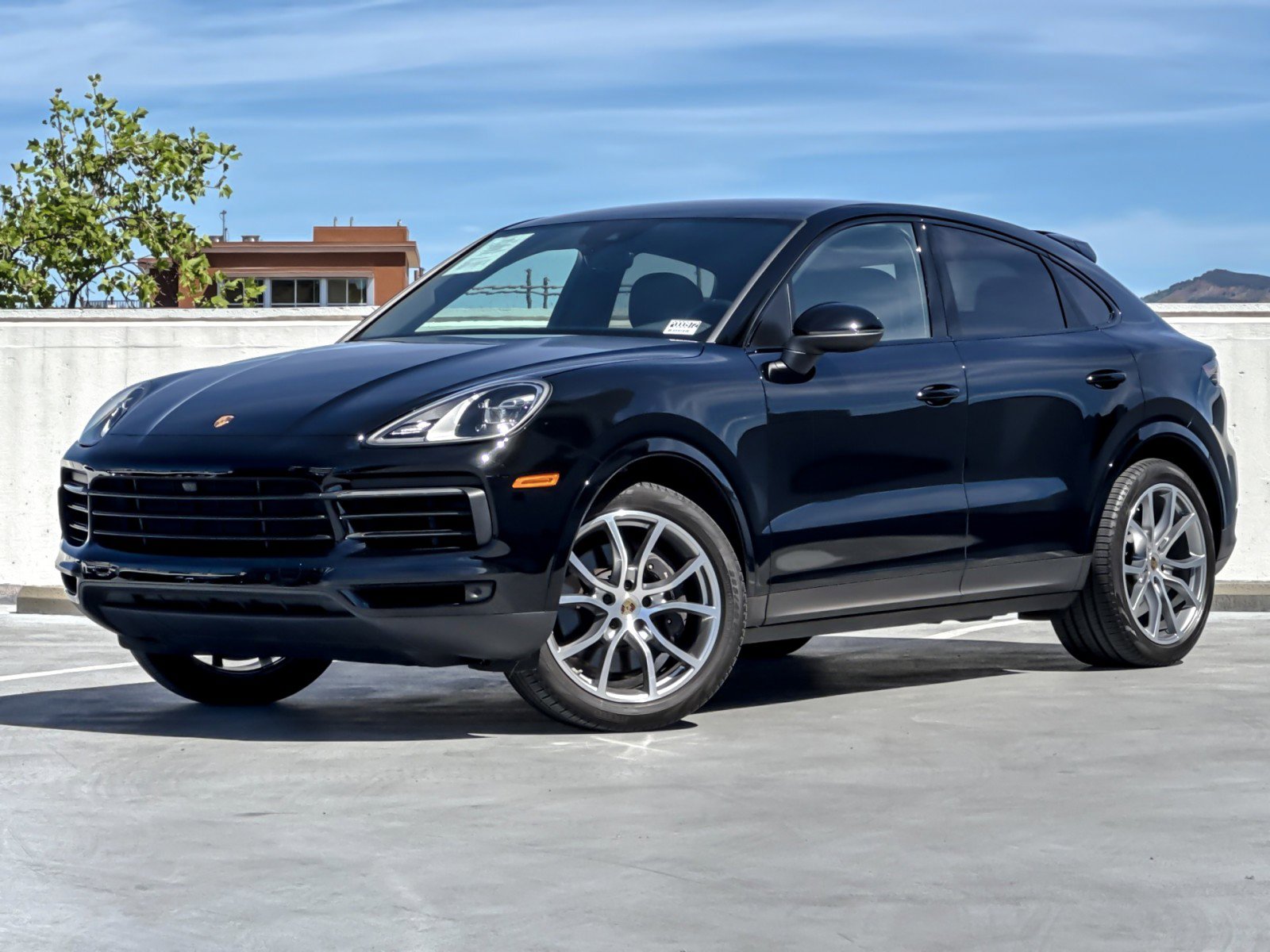 Certified 2023 Porsche Cayenne Coupe image 1