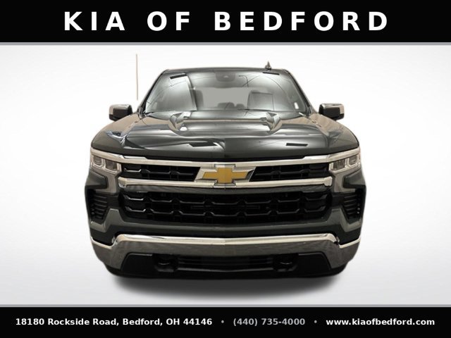 Used 2025 Chevrolet Silverado 1500 LT AWD/4WD image 2