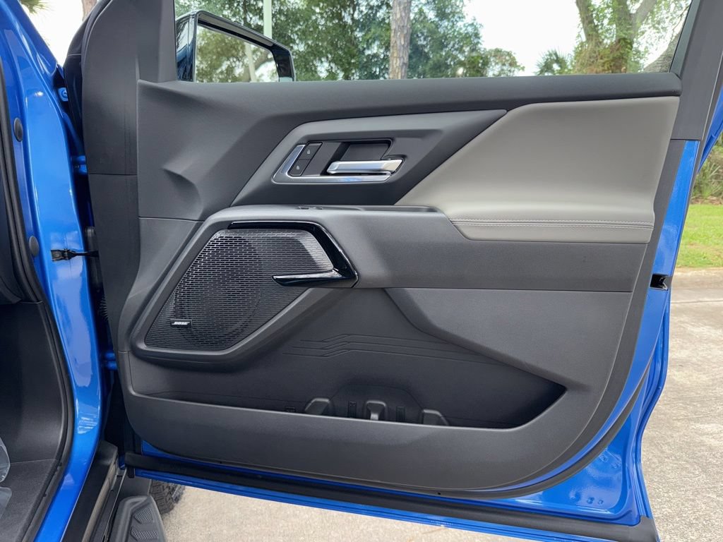 Used 2026 Chevrolet Silverado EV Trail Boss AWD/4WD image 32