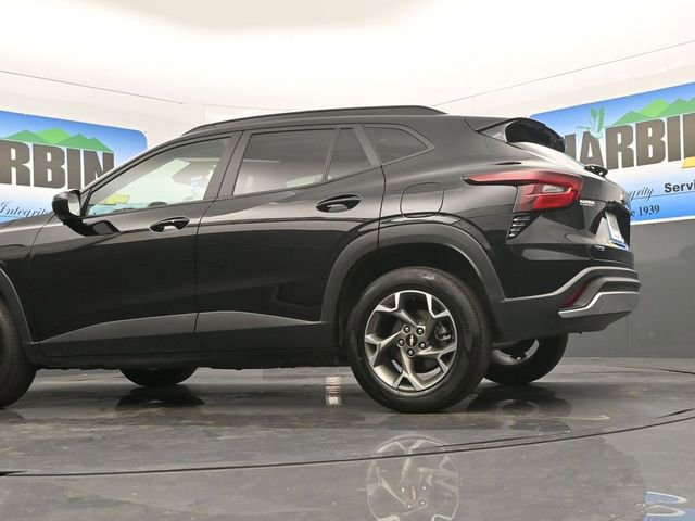 Used 2025 Chevrolet Trax LT w/ LT Convenience Package image 20