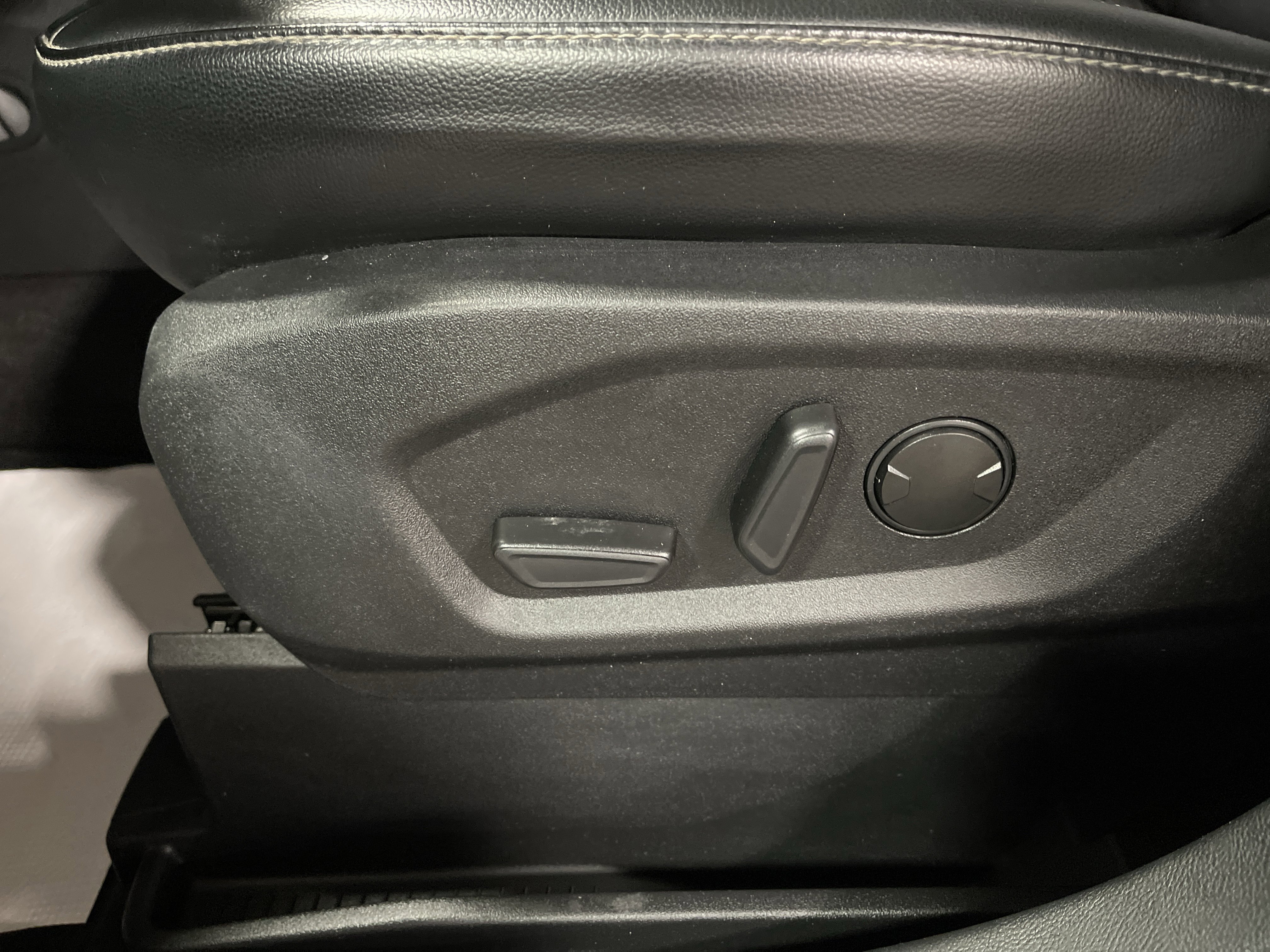 Used 2023 Ford Edge SEL w/ Convenience Package image 10