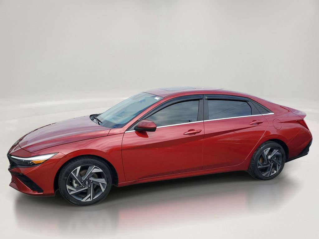 Used 2024 Hyundai Elantra SEL w/ Convenience Package FWD image 4