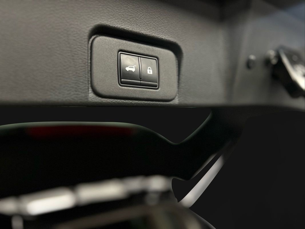 Used 2021 Nissan Rogue Platinum image 41