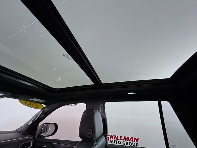 Used 2021 GMC Yukon SLT w/ SLT Luxury Package image 25