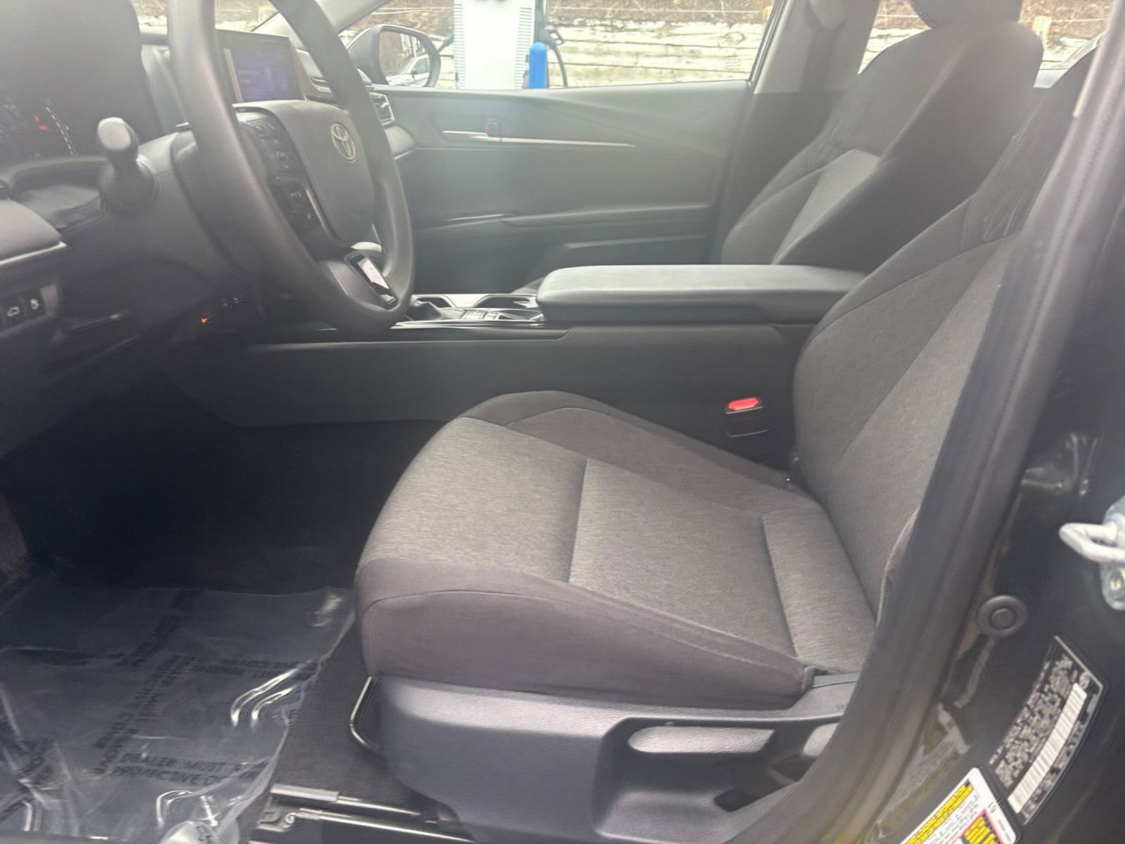 Used 2025 Toyota Camry LE FWD image 25