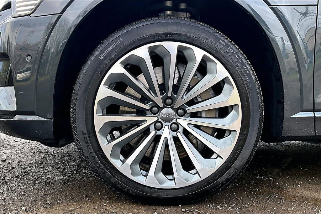 Used 2019 Audi e-tron Prestige w/ Prestige Package AWD/4WD image 12