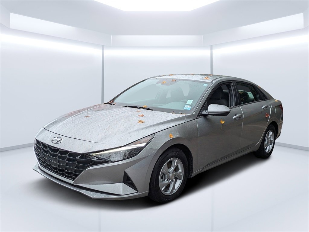 Used 2023 Hyundai Elantra SE w/ Cargo Package image 7