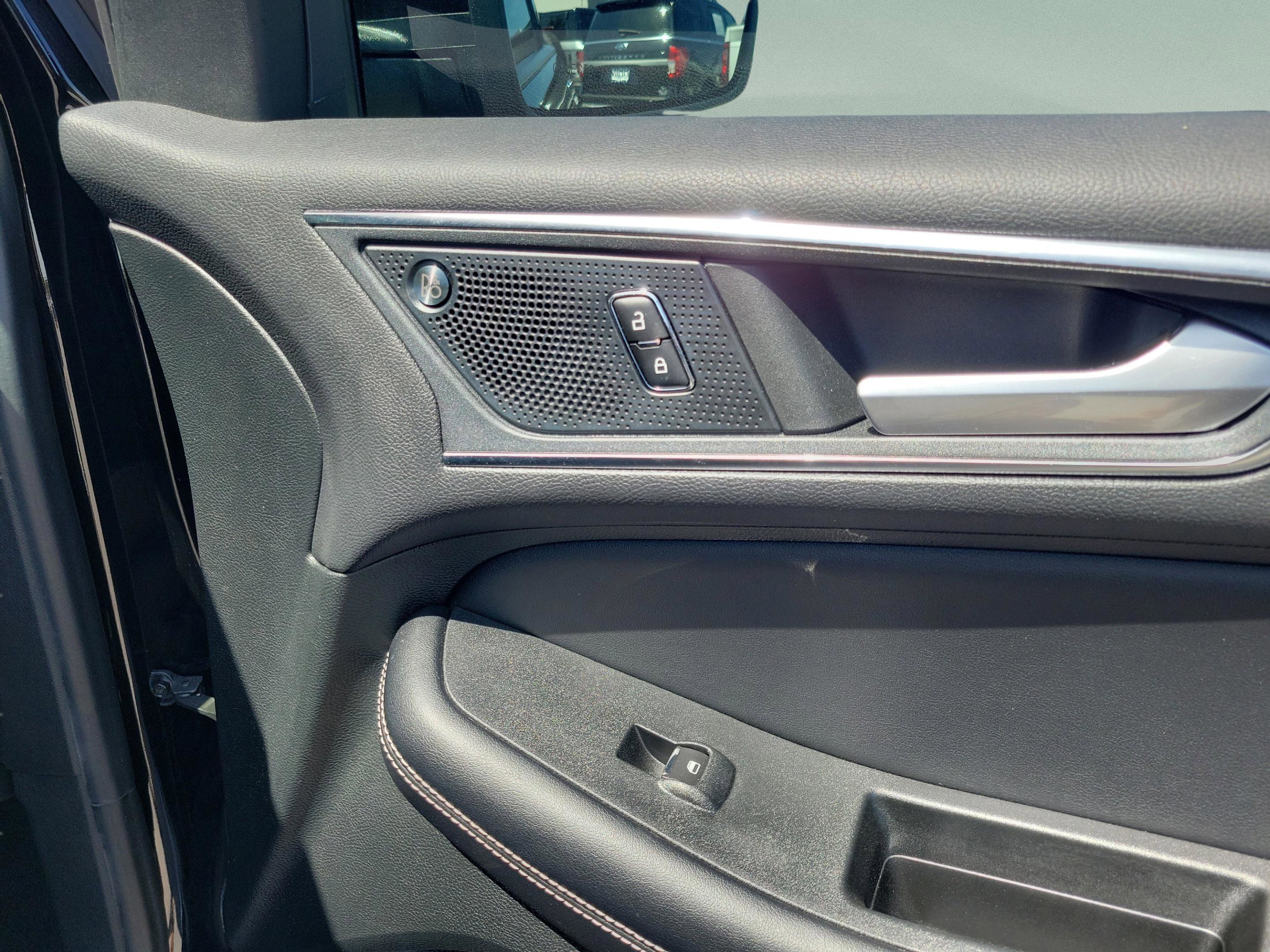 Used 2022 Ford Edge ST image 28