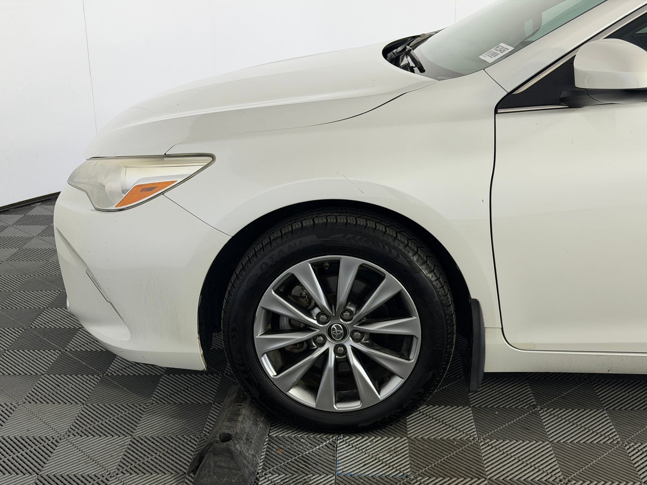 Used 2017 Toyota Camry XLE FWD image 11