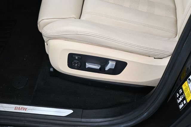 Used 2022 BMW X5 xDrive40i w/ Executive Package AWD/4WD image 13