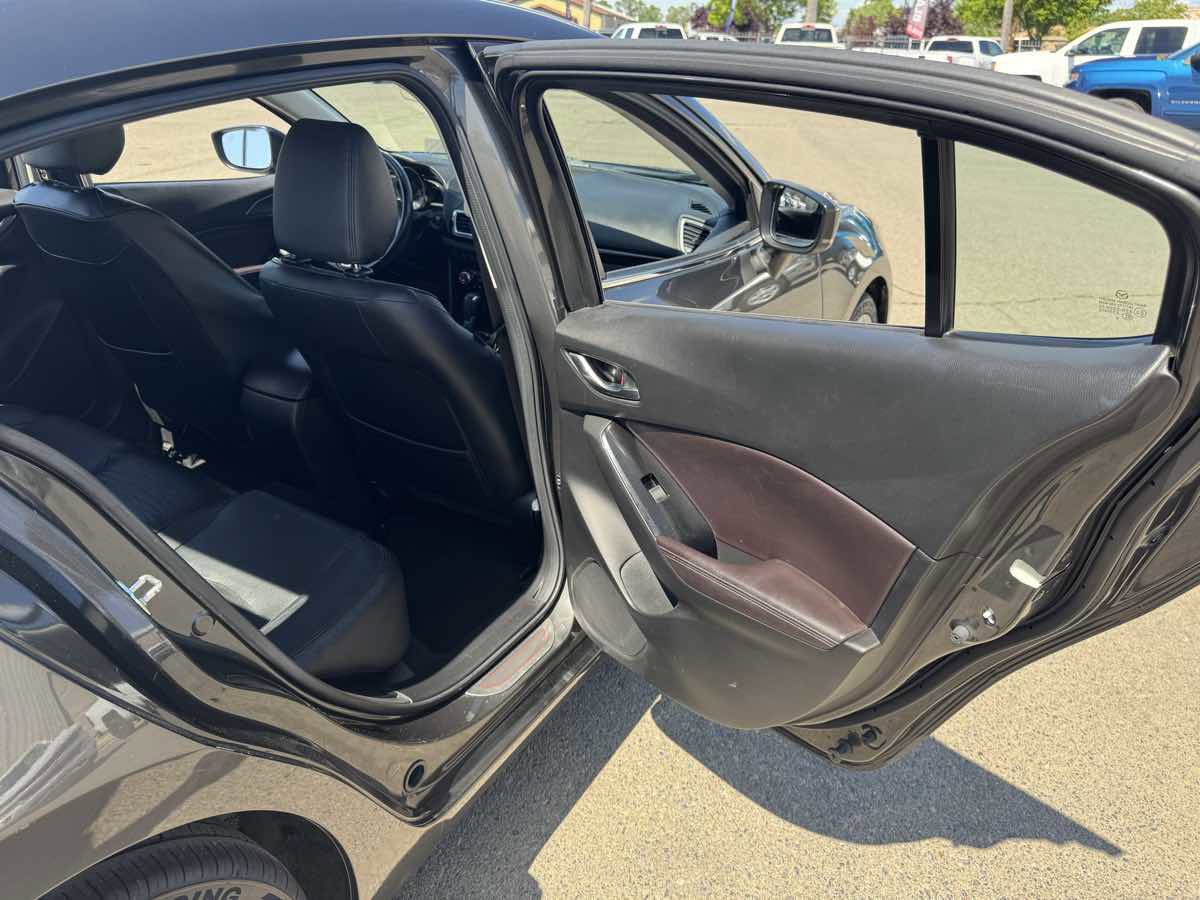 Used 2017 MAZDA MAZDA3 Grand Touring FWD image 16