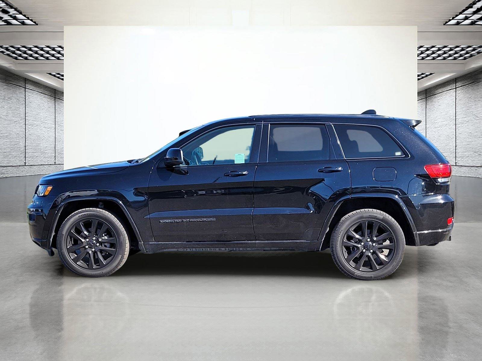 Used 2019 Jeep Grand Cherokee Altitude image 10