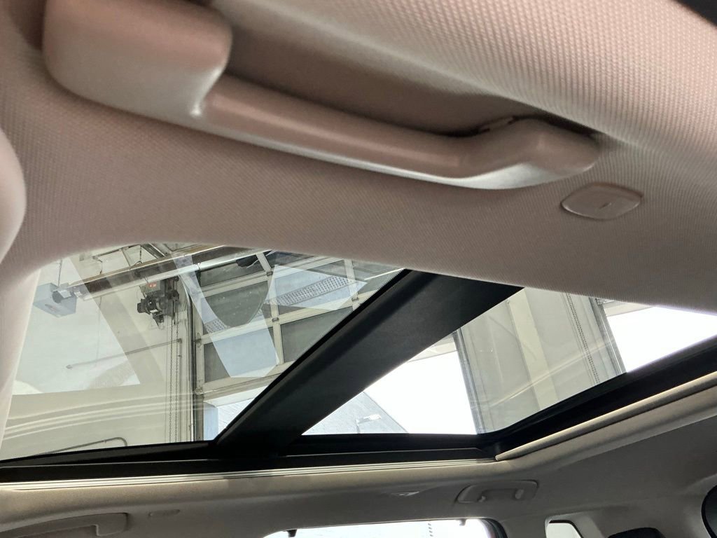 Used 2023 Nissan Rogue SV w/ SV Premium B Package image 8