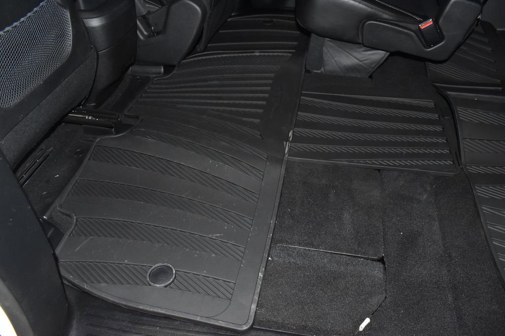 Used 2025 Chrysler Pacifica Select FWD image 37