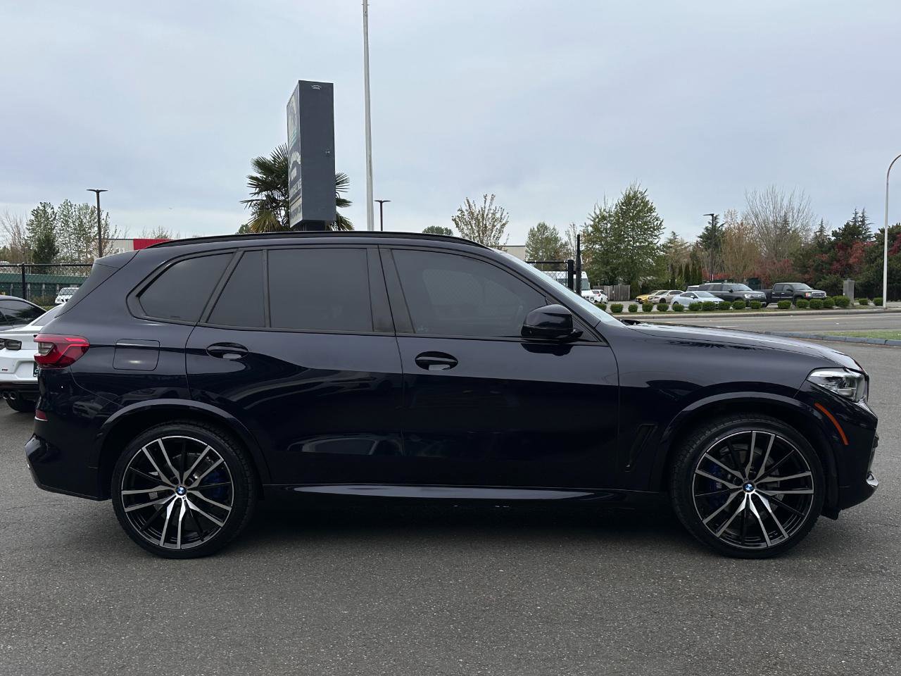 Used 2019 BMW X5 xDrive40i w/ M Sport Package AWD/4WD image 15