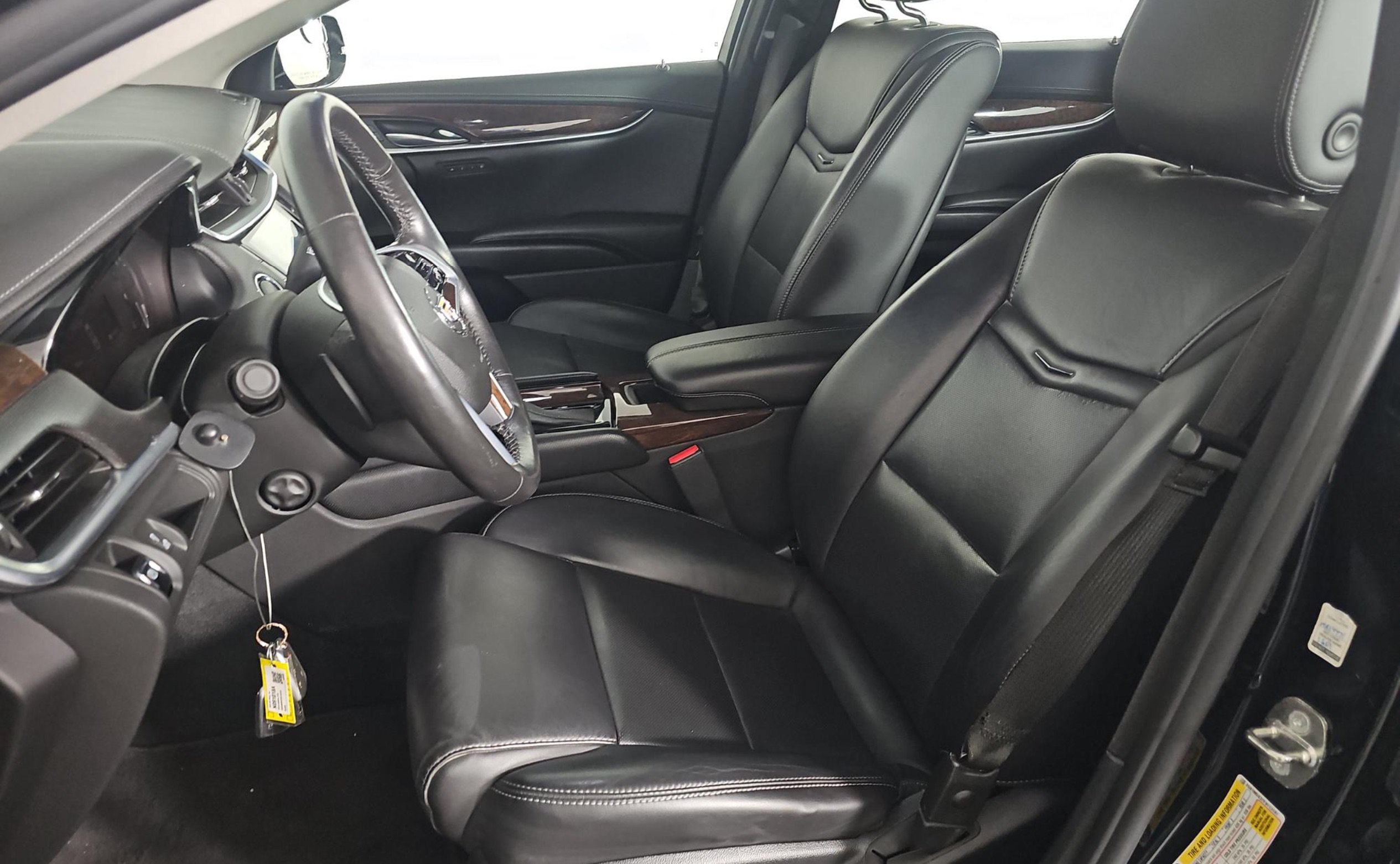 Used 2015 Cadillac XTS Luxury FWD image 5