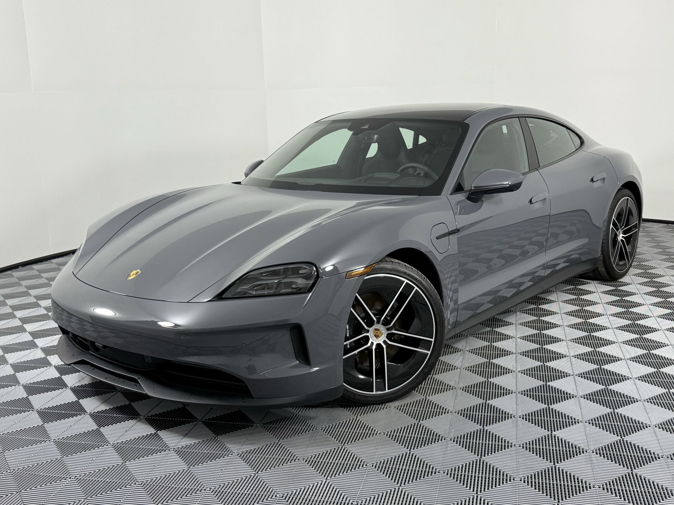 New 2025 Porsche Taycan image 1