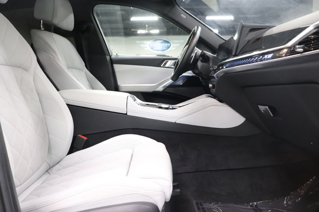 Used 2026 BMW X6 xDrive40i AWD/4WD image 23